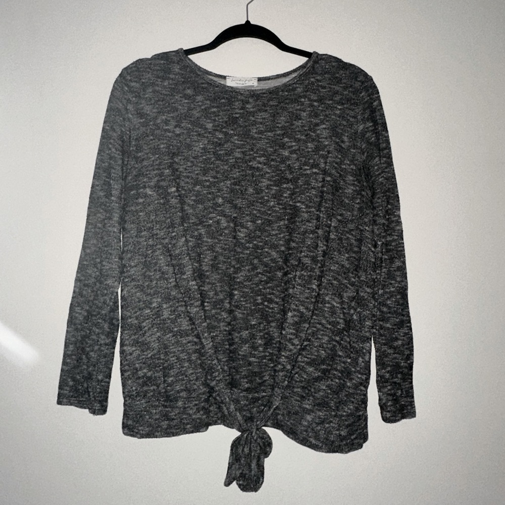 Heather grey long sleeve top with tie up at front bottom - super soft!